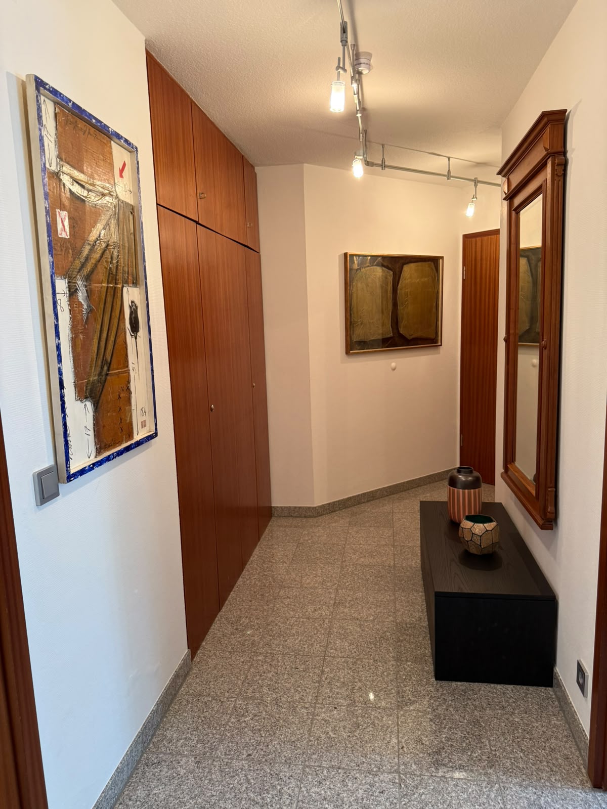 Qube Apartment 813 – Flur